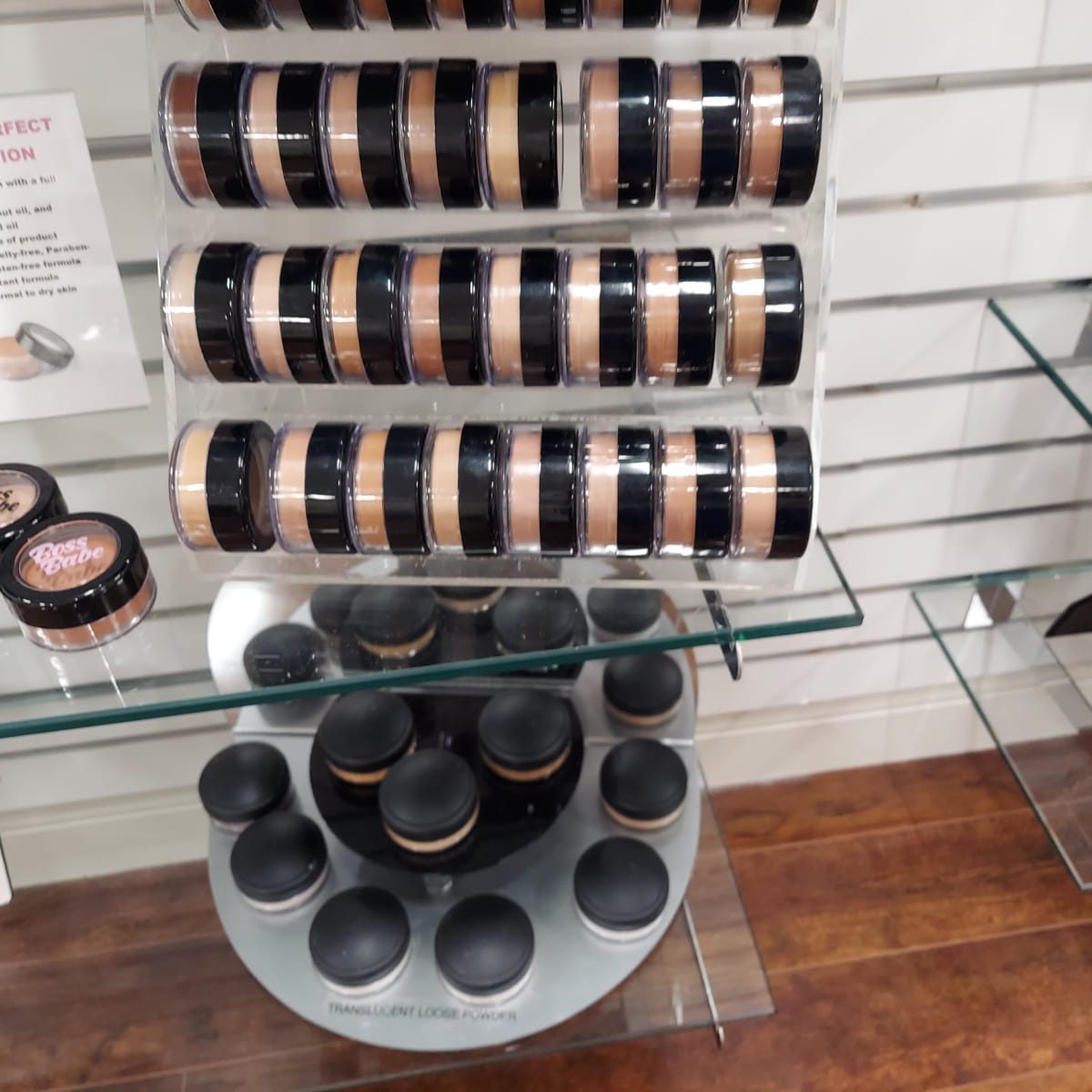 Acrylic container and display to store cosmetics 1