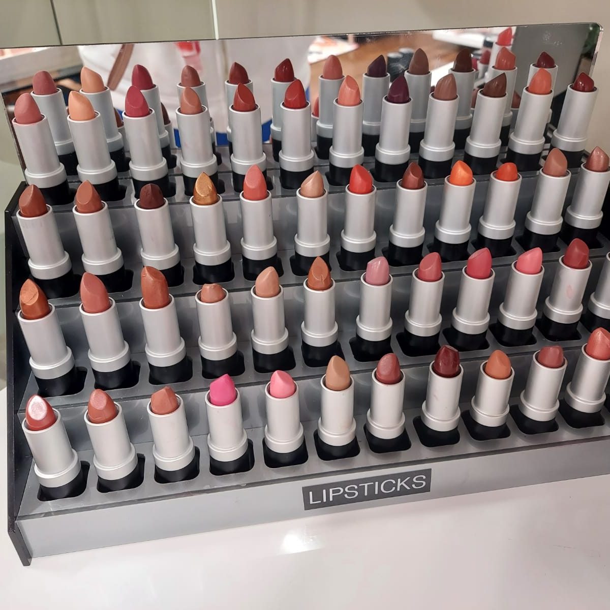 Acrylic container and display to store cosmetics 2